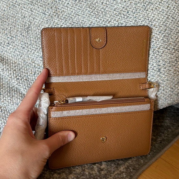 NWT Michael Kors Crossbody - Picture 3 of 4